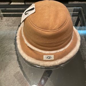 Ugg bucket hat bnwt